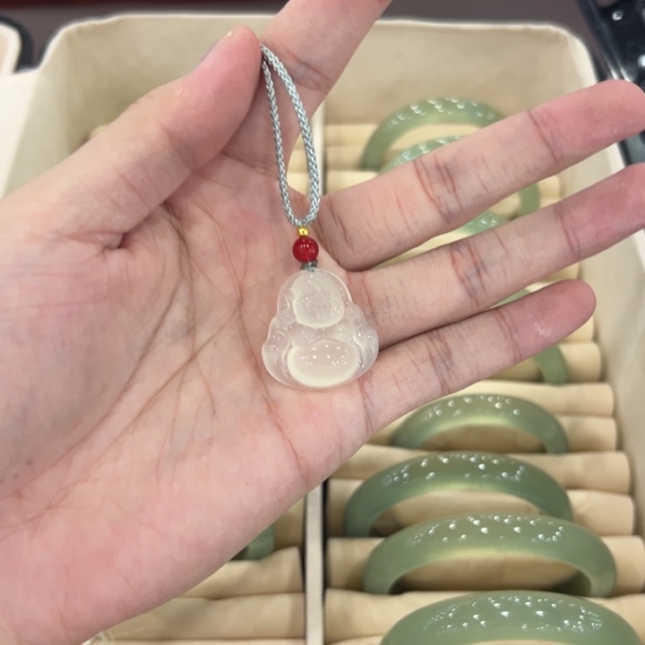 合金蛇纹石玉颈饰