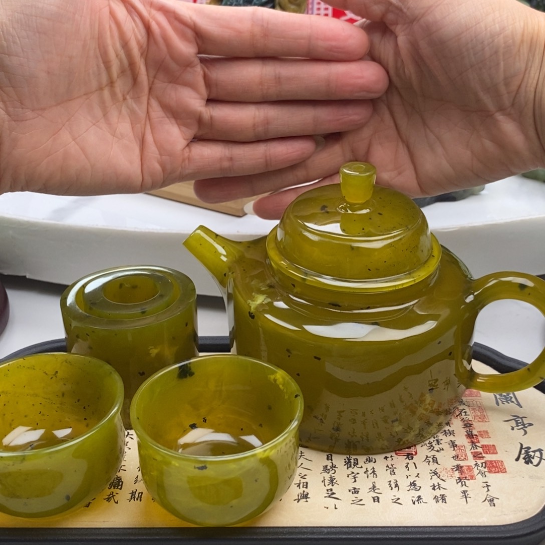 岫玉未镶嵌四大名玉摆件