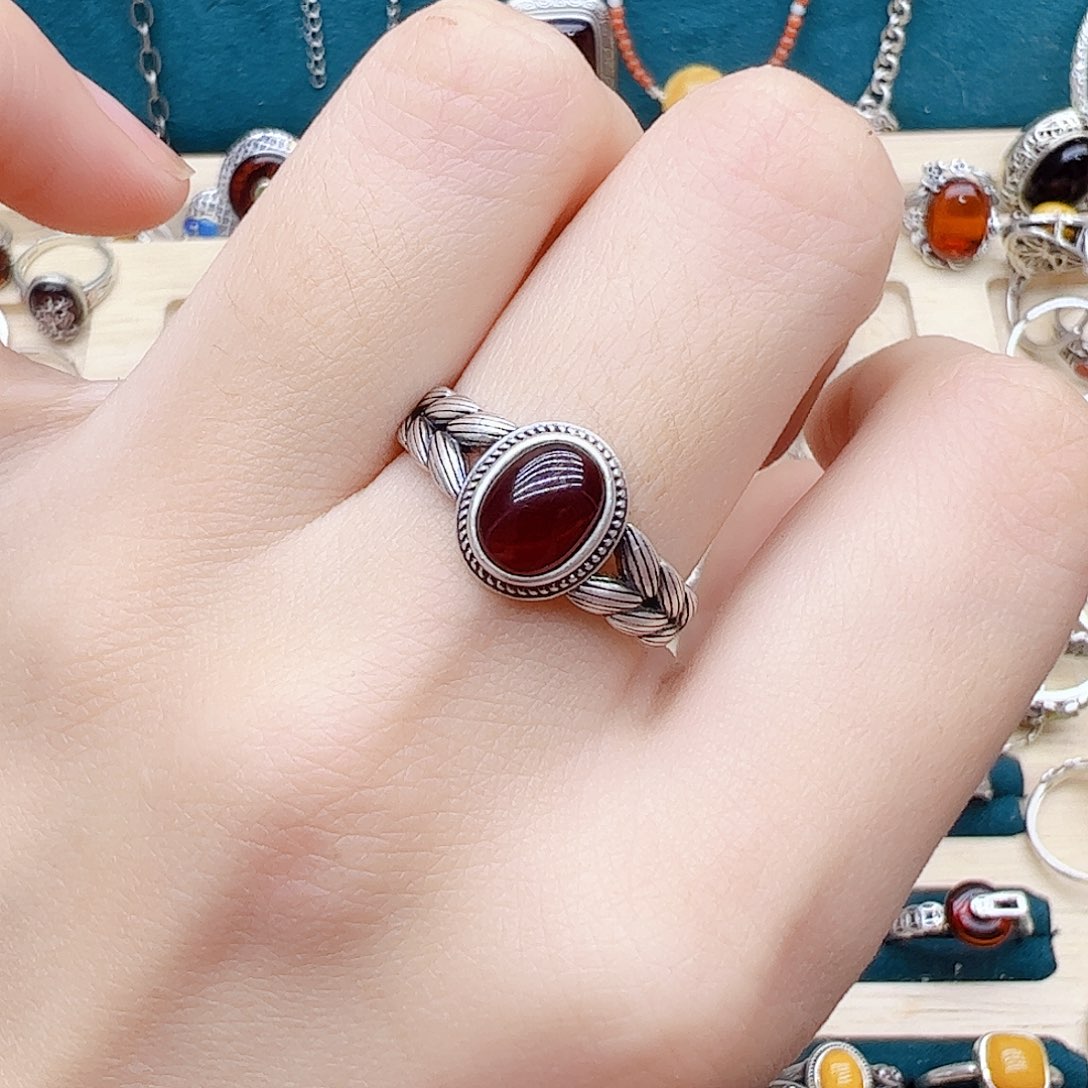 血珀戒指银S925镶嵌天然血珀