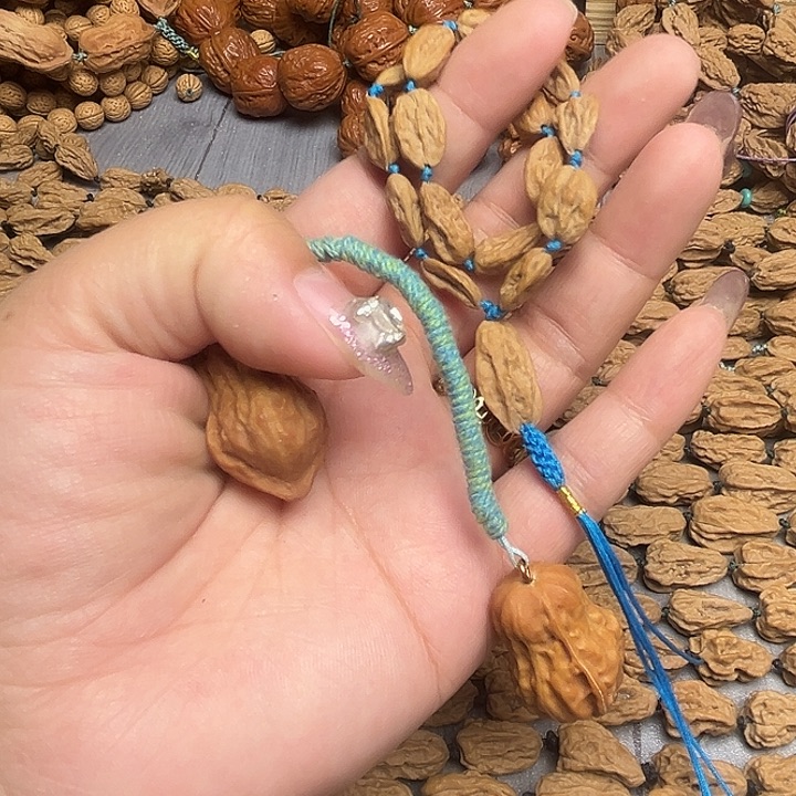 雍***伱吊坠桃核蛤蟆小异