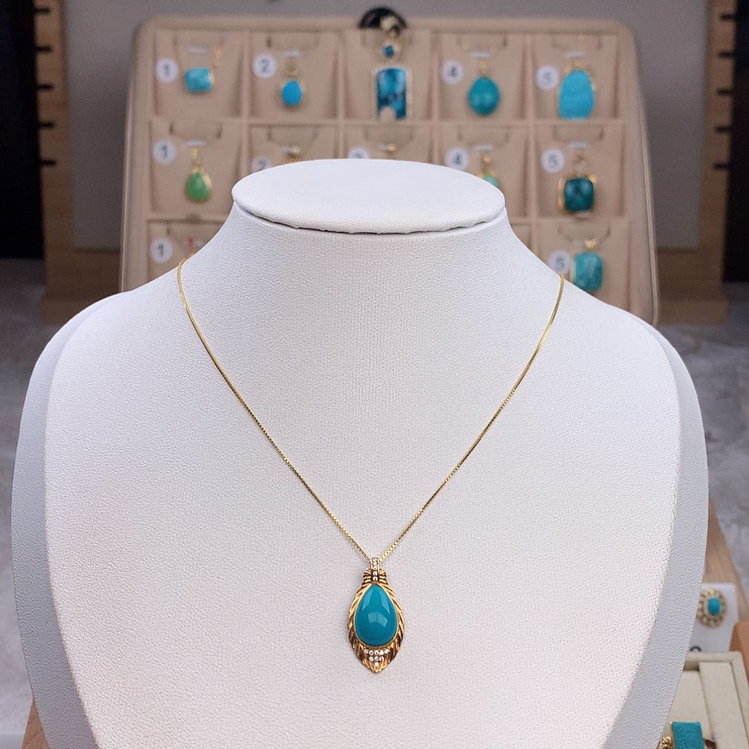 绿松石颈饰18K金镶嵌