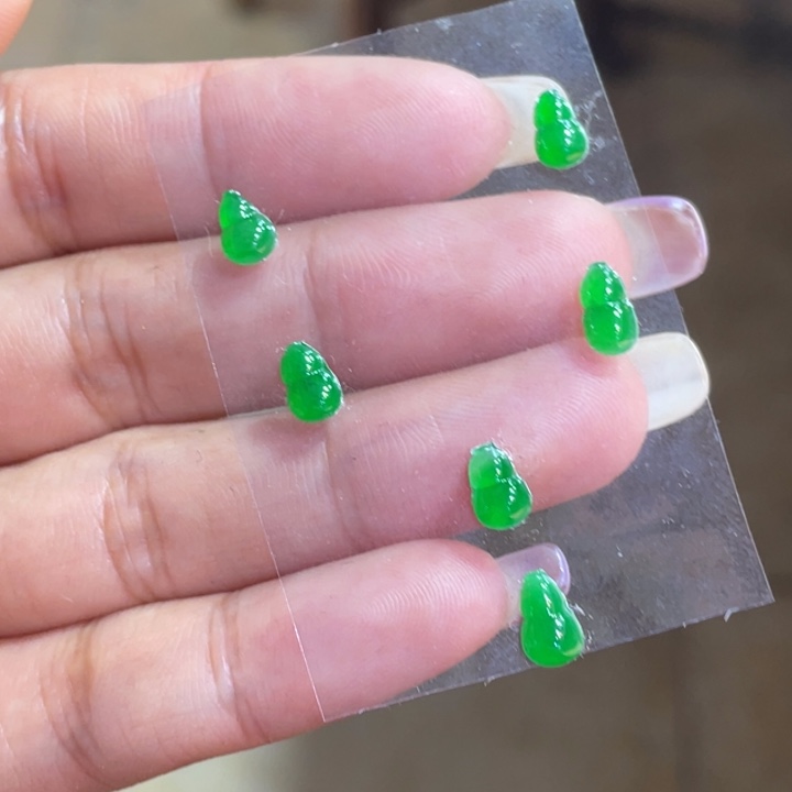 翡翠未镶嵌颈饰蛋面