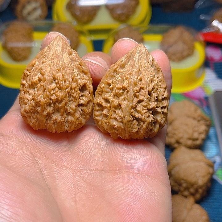 文玩核桃吊坠塔尖