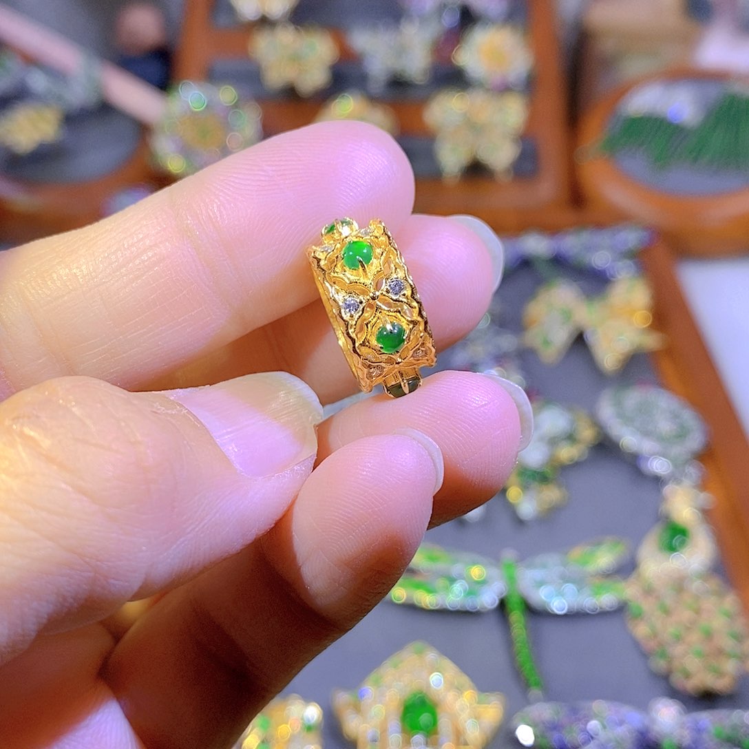 颈饰银S925镶嵌翡翠