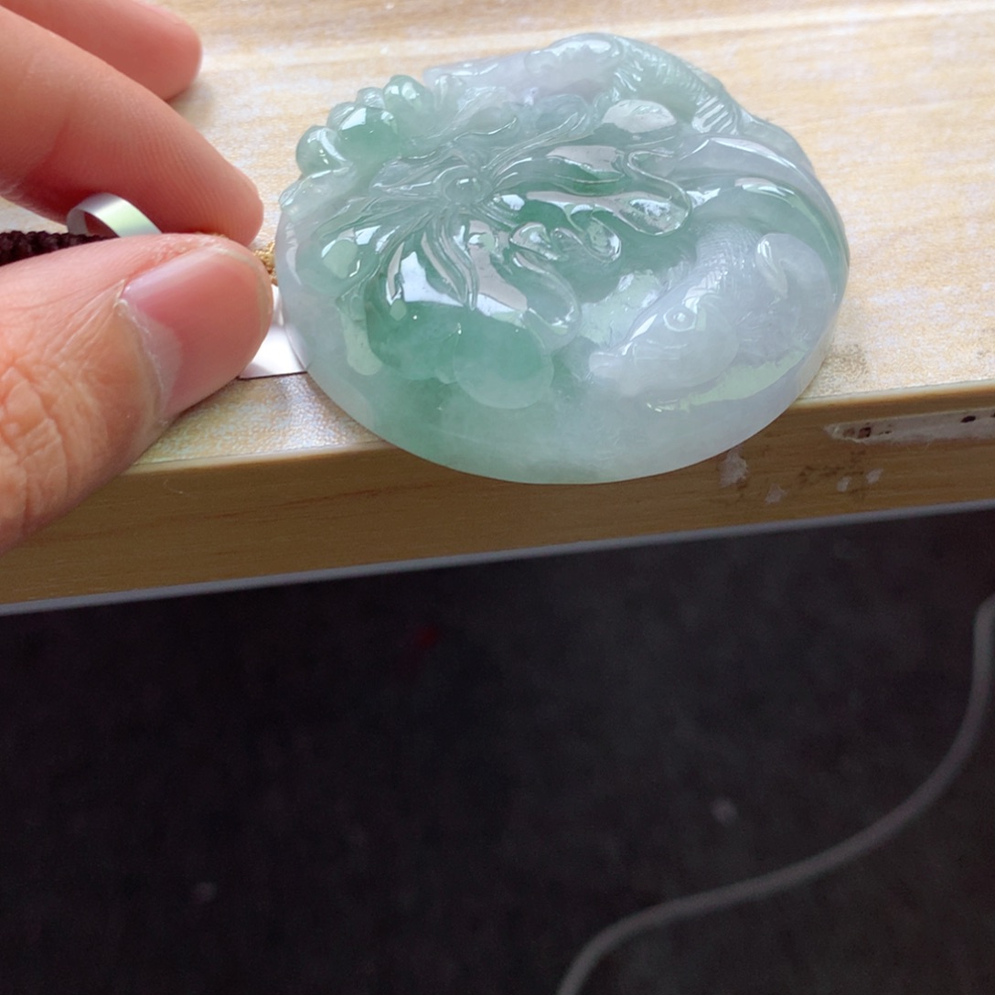 翡翠颈饰未镶嵌吊坠