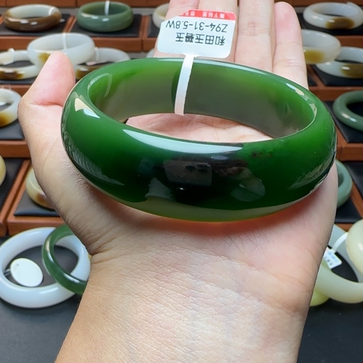 未镶嵌手镯和田玉