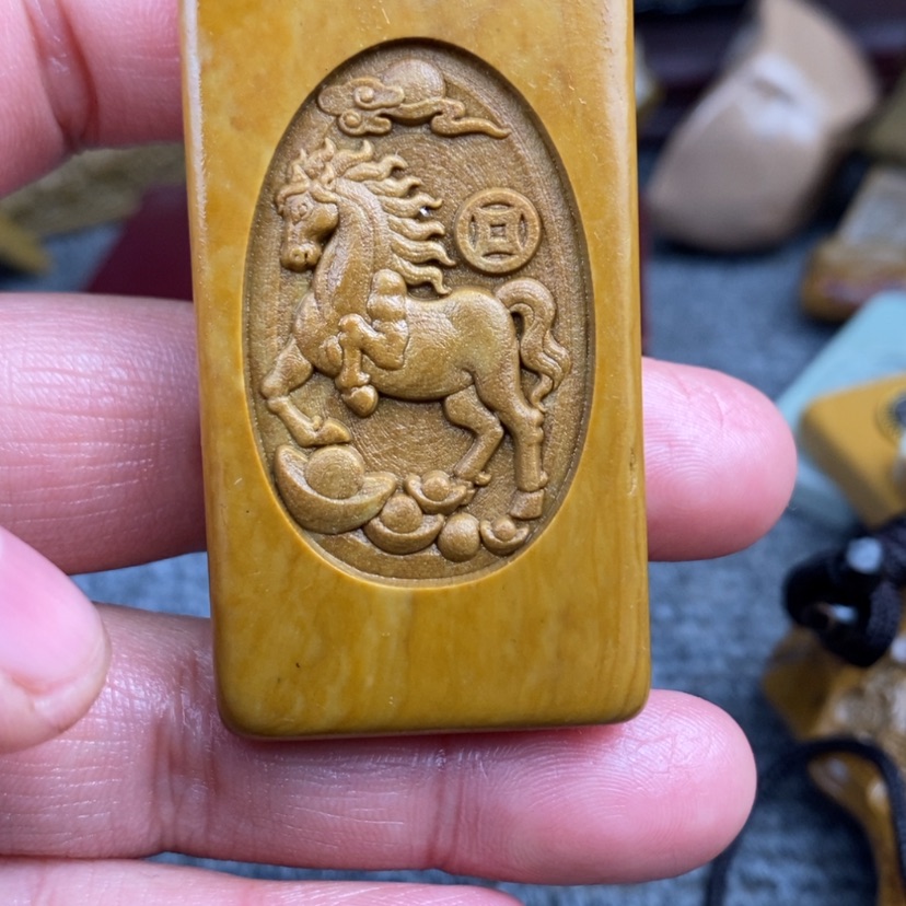 【闪购商品】原石雕刻手把件