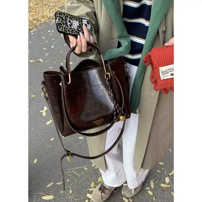 带挂件韩系慵懒风新款手提托特Chiond斜挎包流金单肩通勤包1009