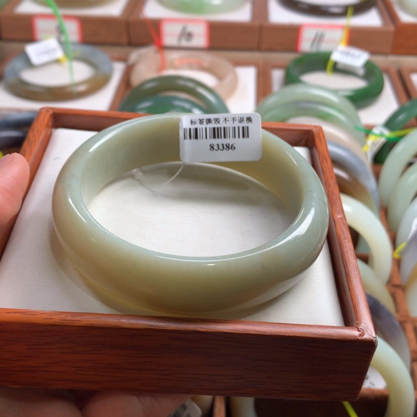 【闪购商品】和田玉手镯未镶嵌60.5