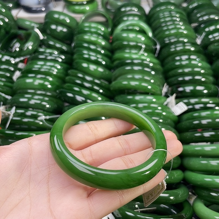 未镶嵌手镯和田玉（碧玉）