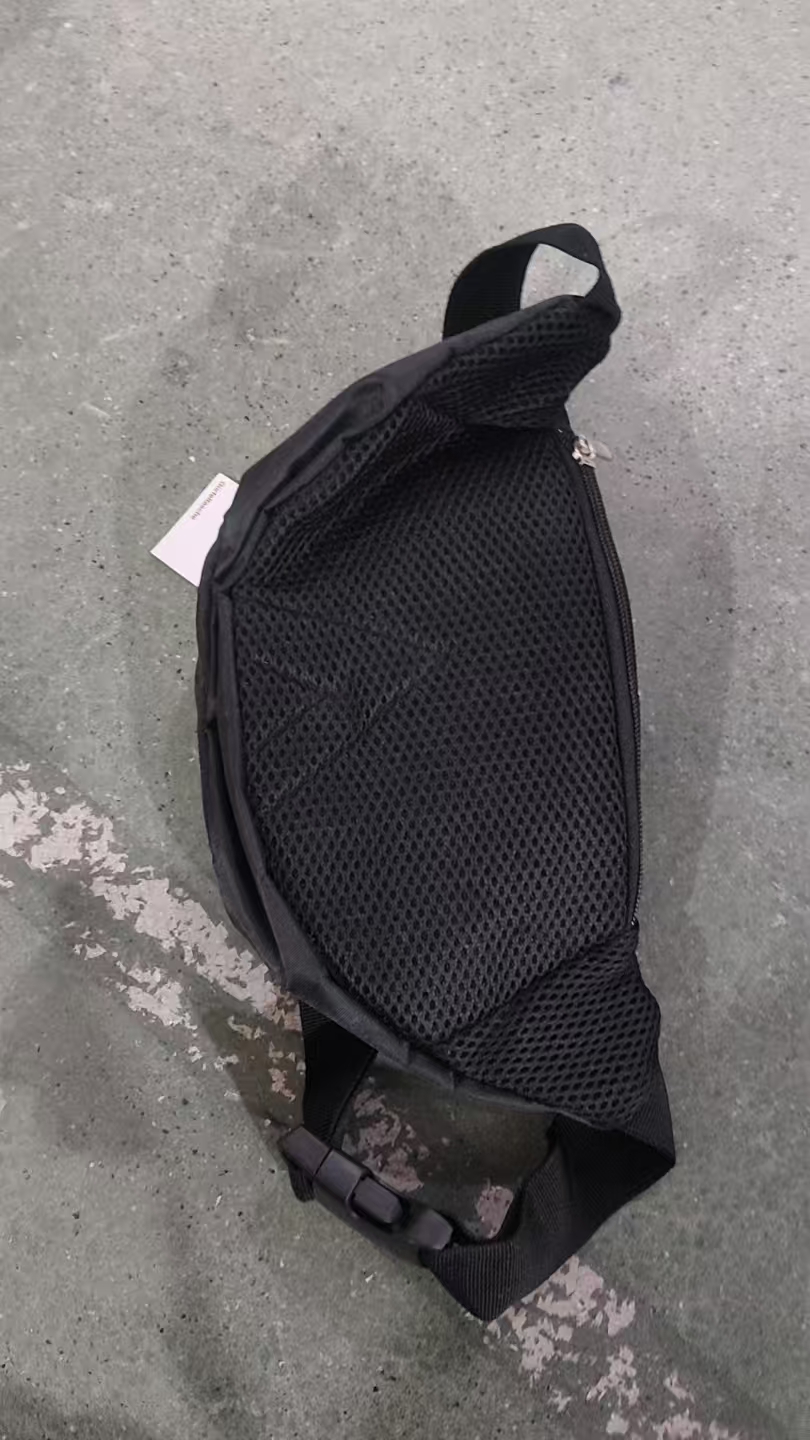 黑色 饺子腰包发1个   收纳多用途