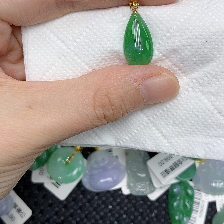 颈饰18K金镶嵌翡翠12456778999