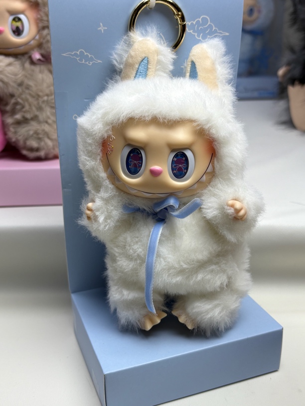 手工改娃白色（蓝色蝴蝶结）