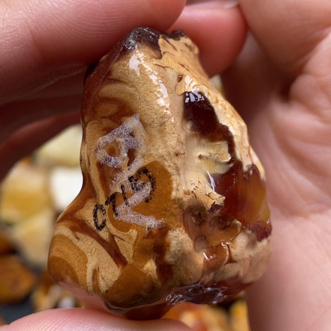 定制琥珀未镶嵌蜜蜡