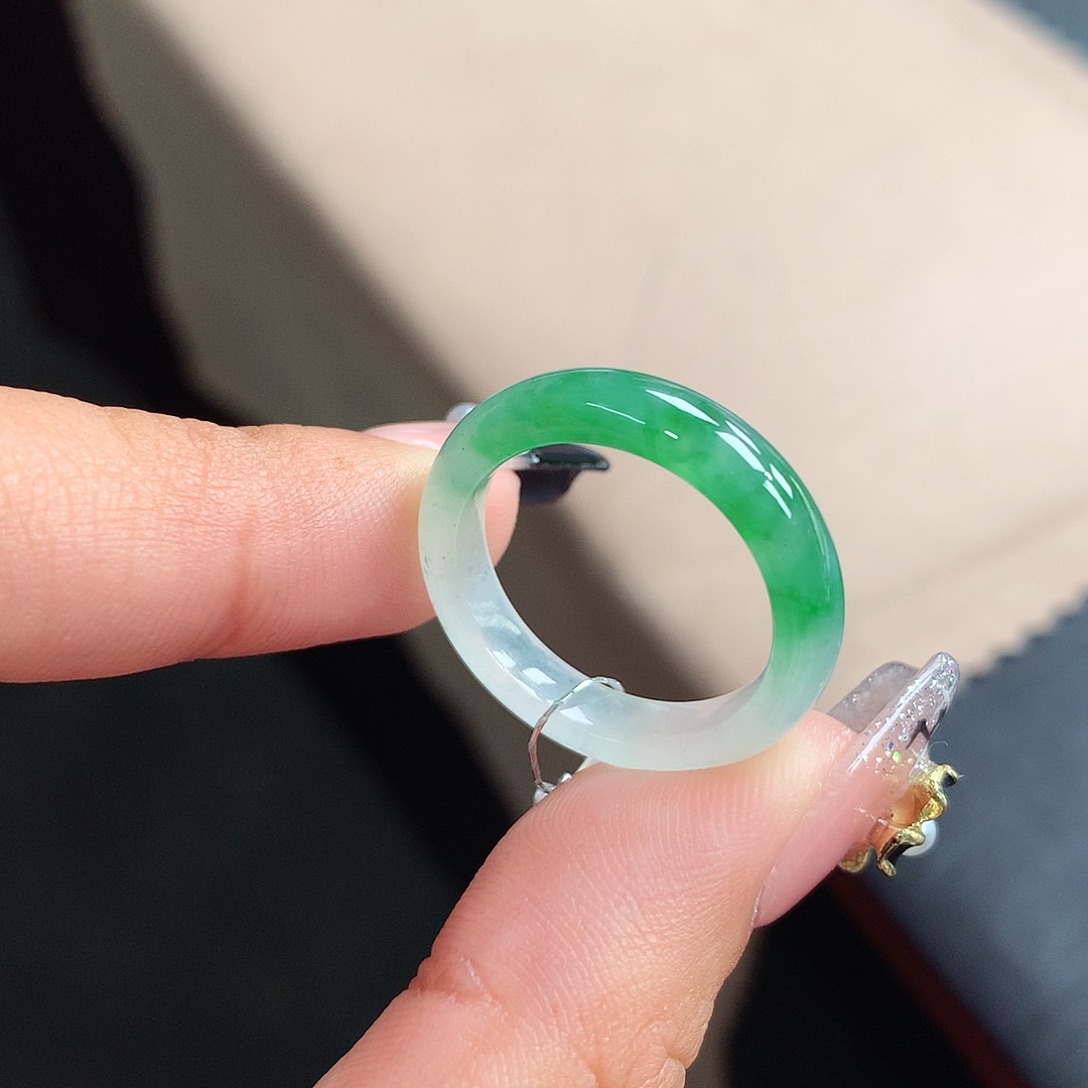 翡翠戒指未镶嵌16 17圈