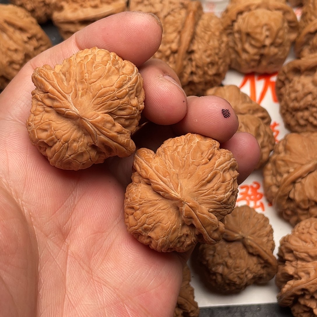 文玩核桃吊坠?*?元宝