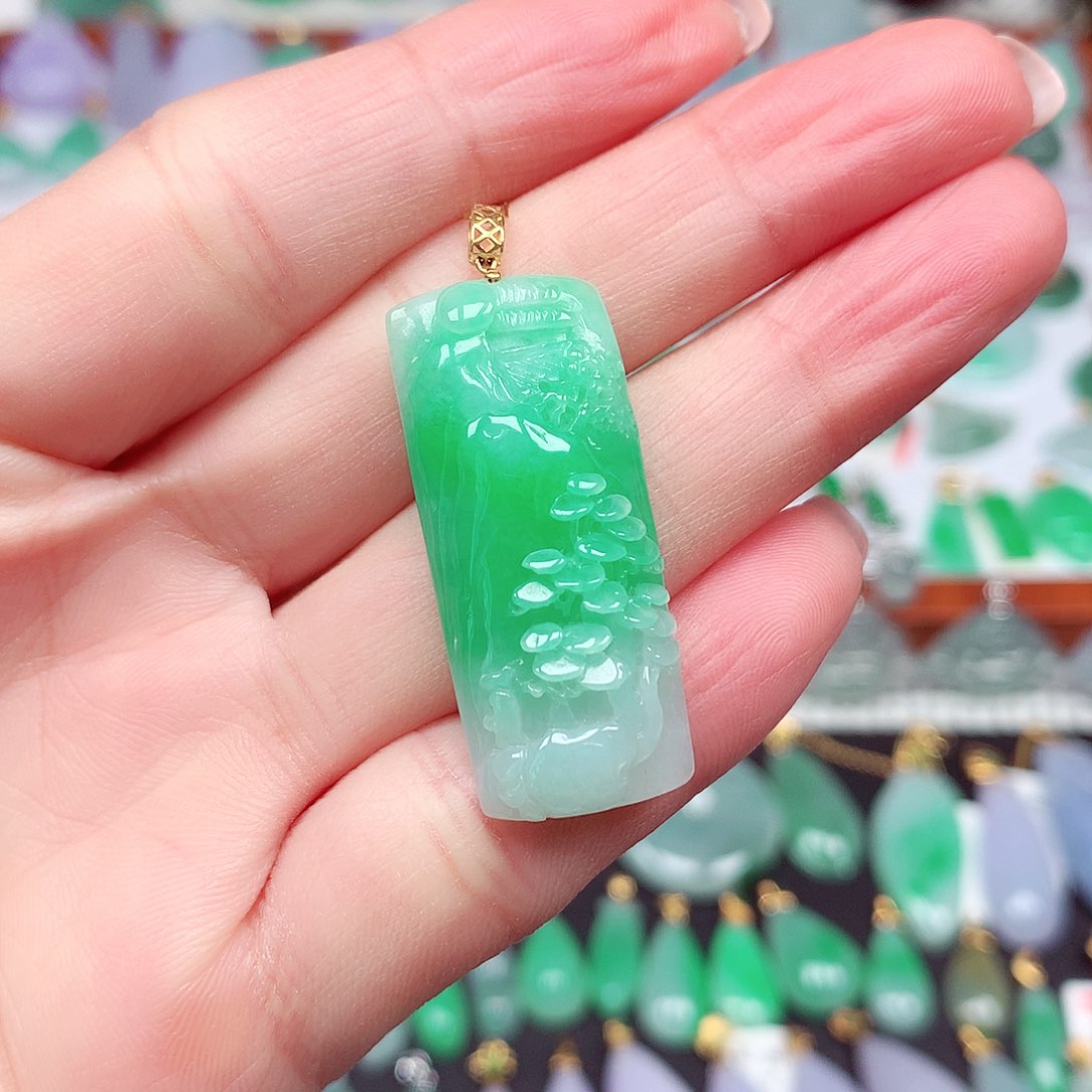 翡翠颈饰18K金镶嵌天然翡翠A货