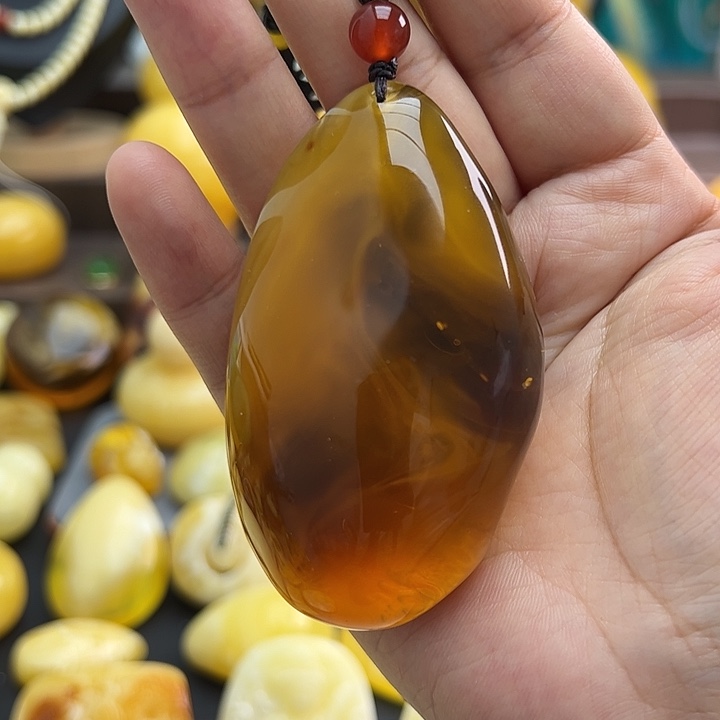 琥珀裸石未镶嵌随行吊坠60.8