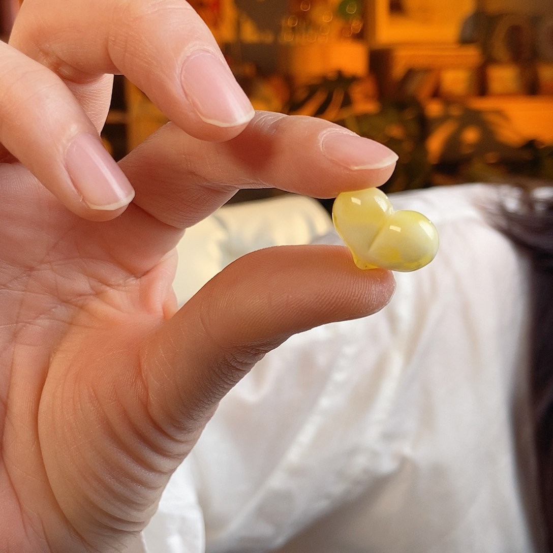 蜜蜡颈饰未镶嵌天然蜜蜡屁桃爱心吊坠