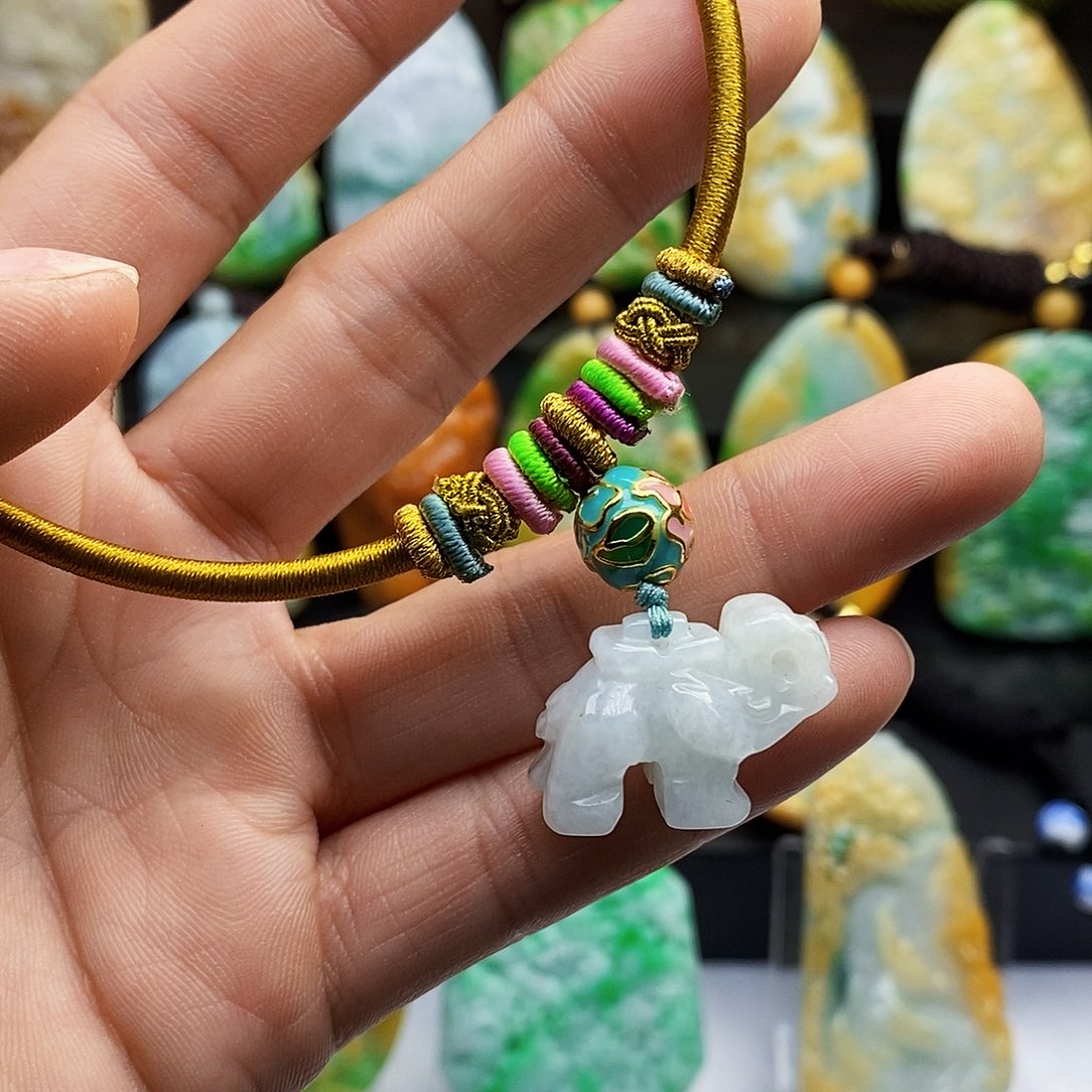 颈饰未镶嵌翡翠翡翠A货一物一证