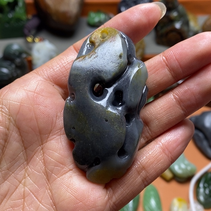 和田玉颈饰未镶嵌