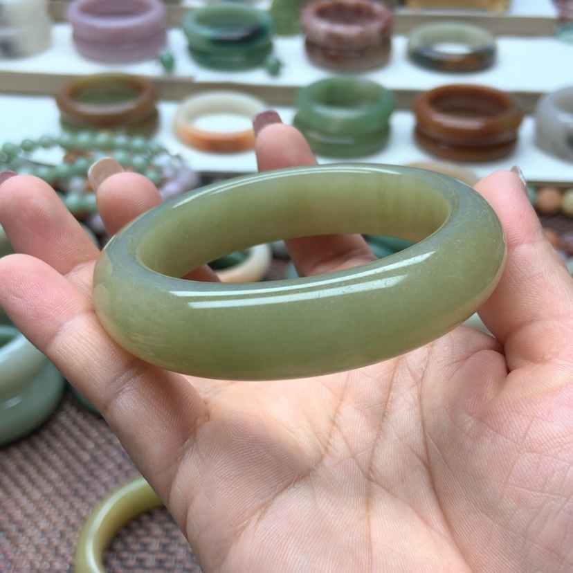 【闪购商品】石英质玉手镯未镶嵌永**乐