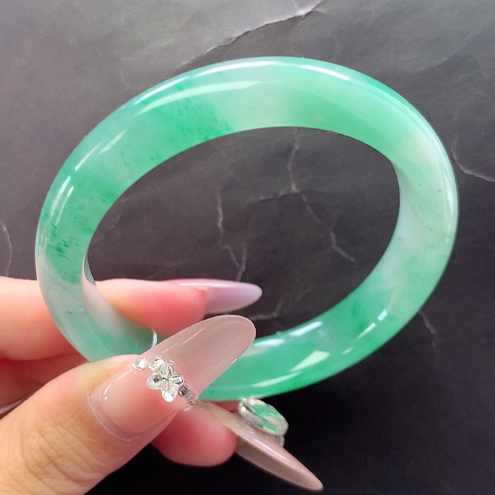 石英质玉未镶嵌手镯