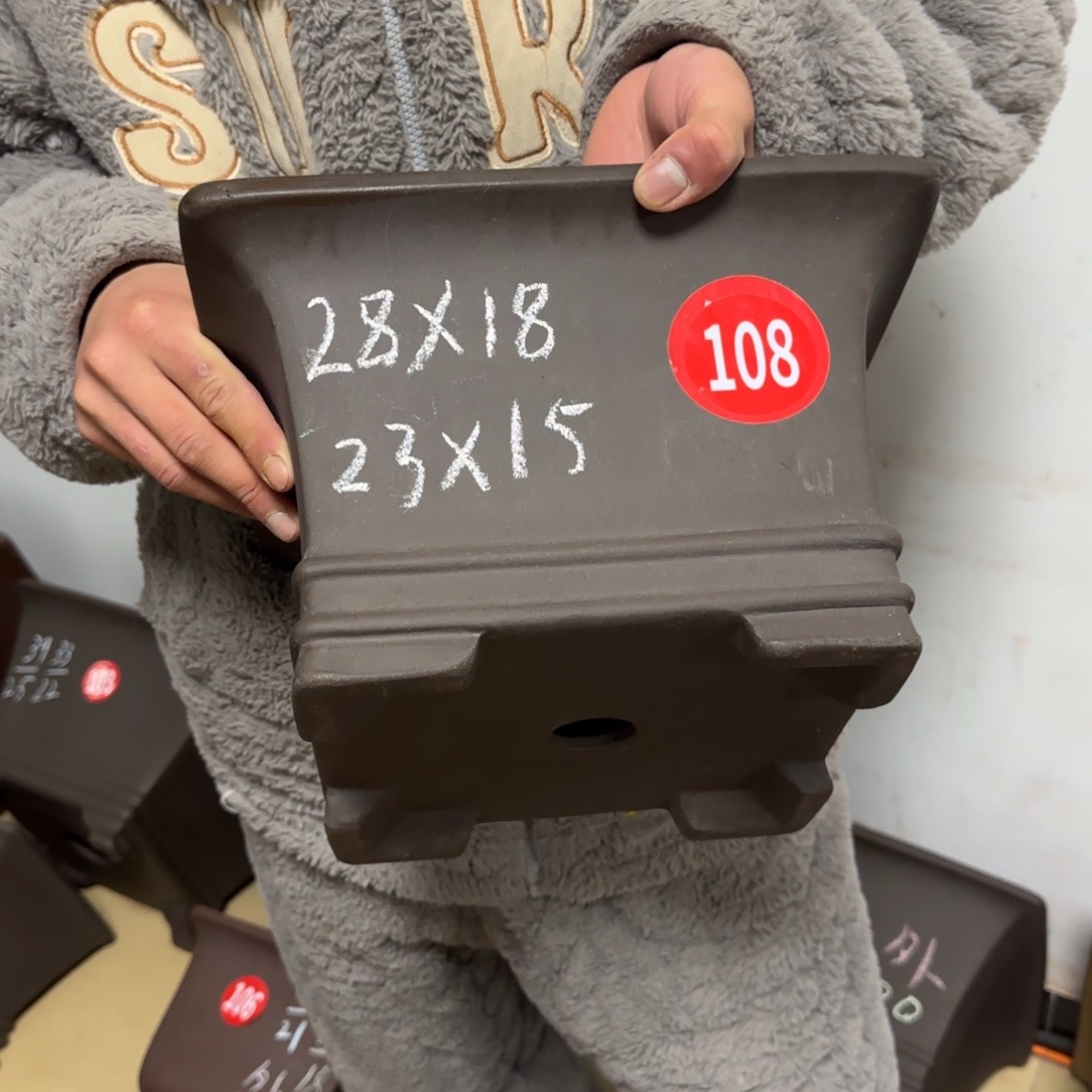 紫砂花盆呜呜呜呜