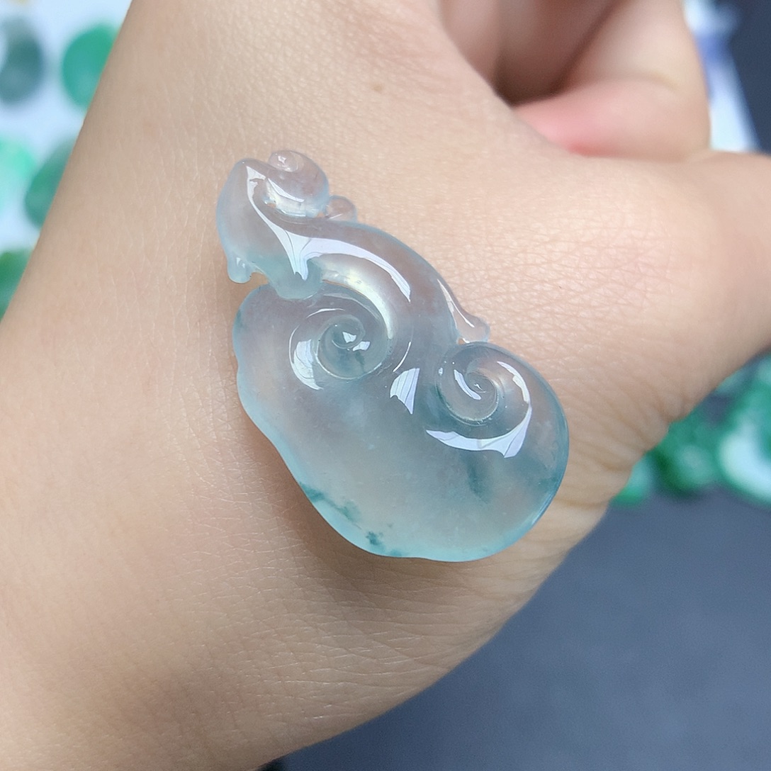 翡翠颈饰未镶嵌如意