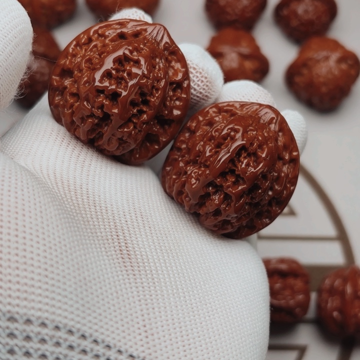 桃核吊坠满天星狮子头