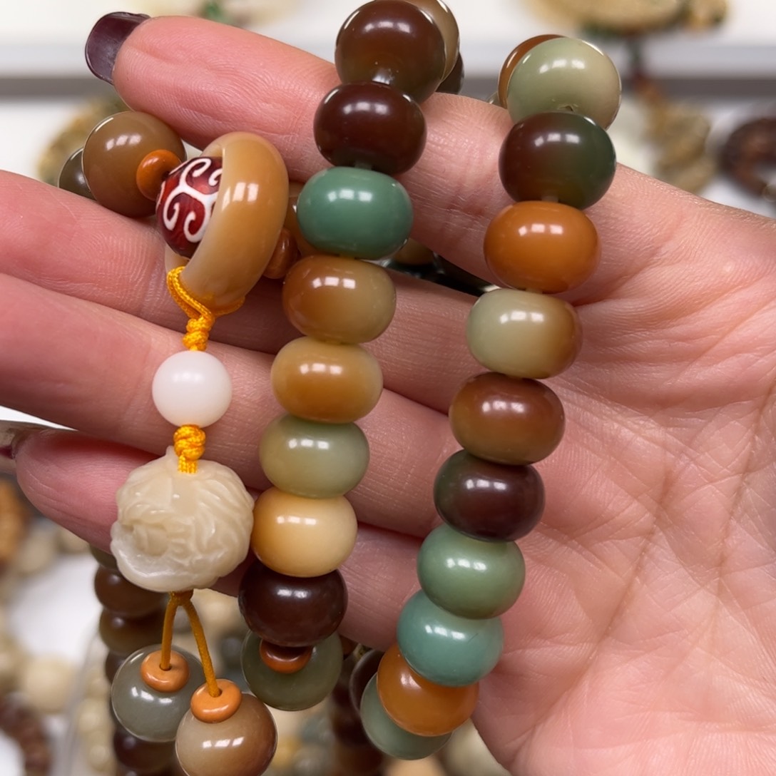 白玉菩提手串爱**条青戴归烟➕跑环吊坠
