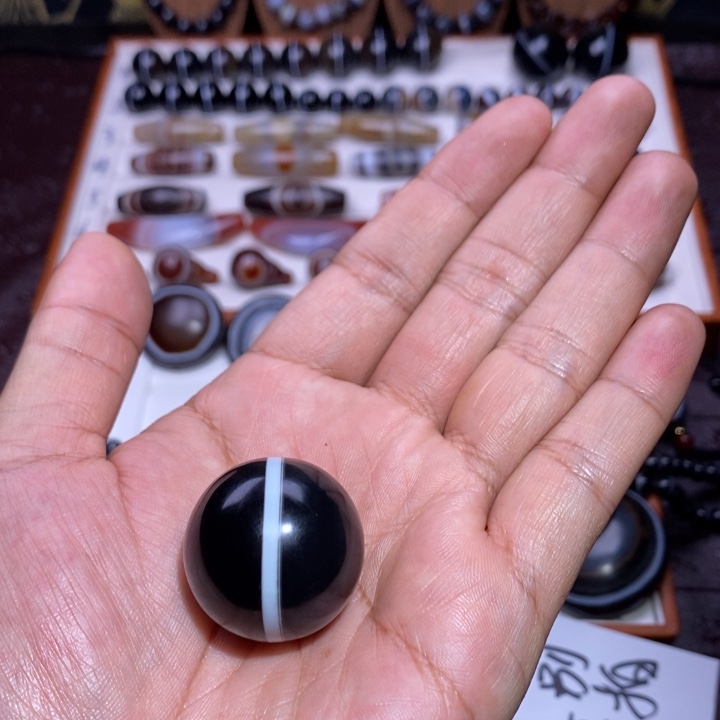 覌***南玛瑙/玉髓未镶嵌颈饰