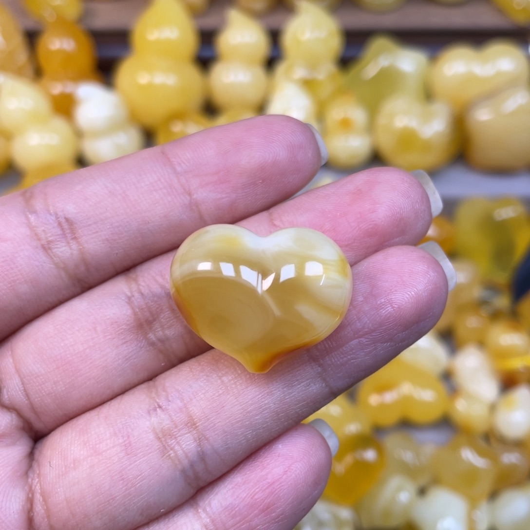 琥珀未镶嵌珠宝奇石