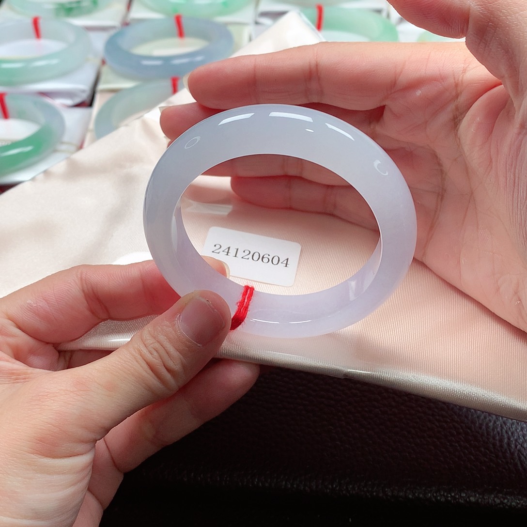 翡翠手镯未镶嵌天然A货翡翠手镯