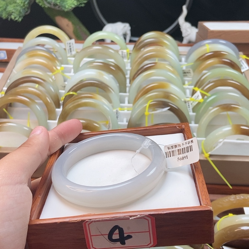 【闪购商品】和田玉手镯未镶嵌
