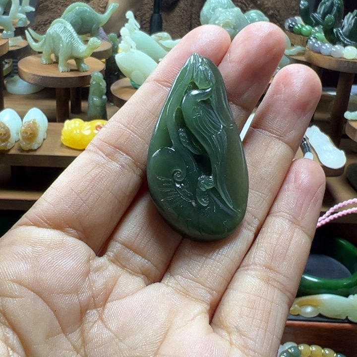 颈饰未镶嵌和田玉清**物