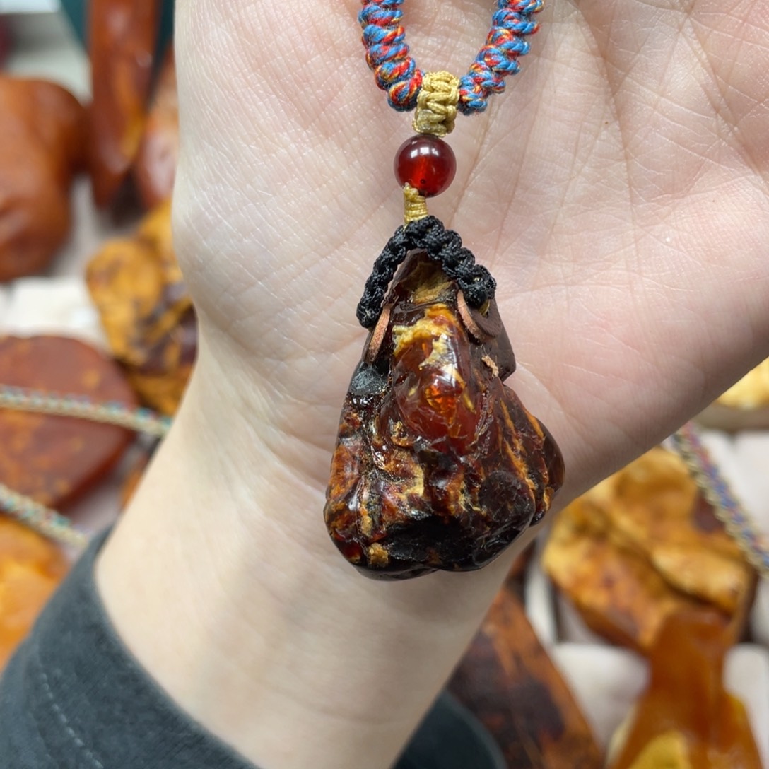 琥珀珠宝奇石未镶嵌