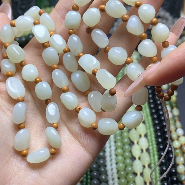 和田玉颈饰未镶嵌