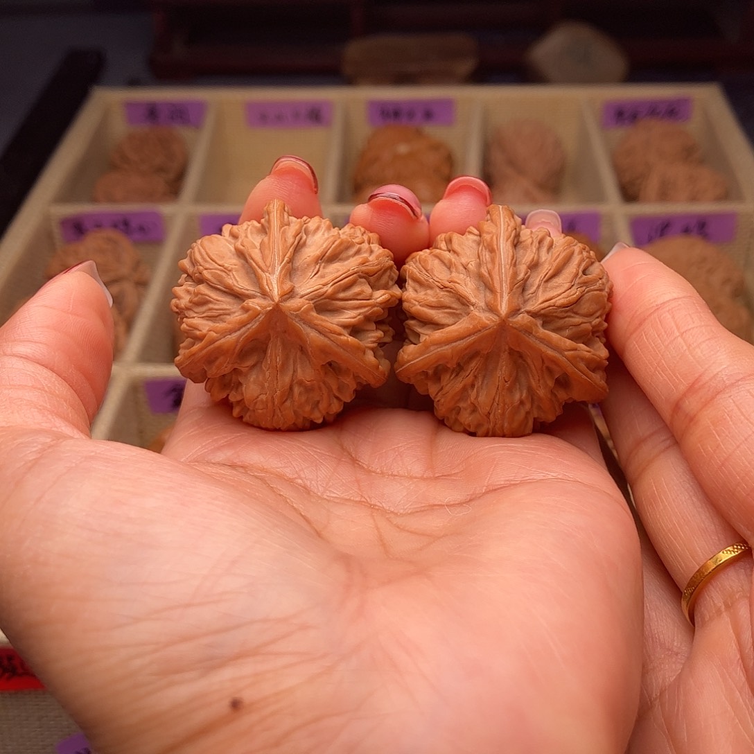 吊坠文玩核桃文山三棱37