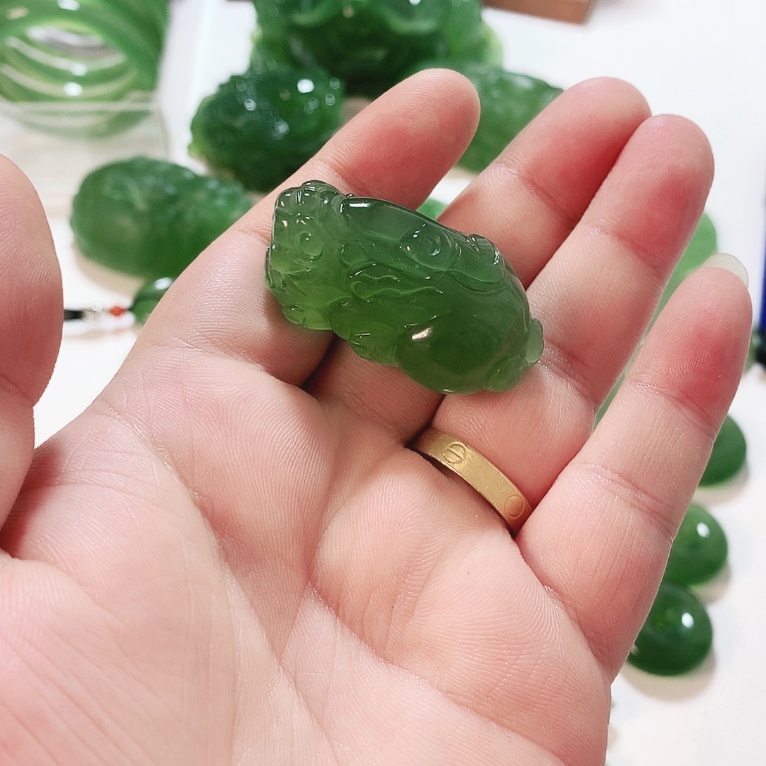 小***$蛇纹石玉未镶嵌挂件