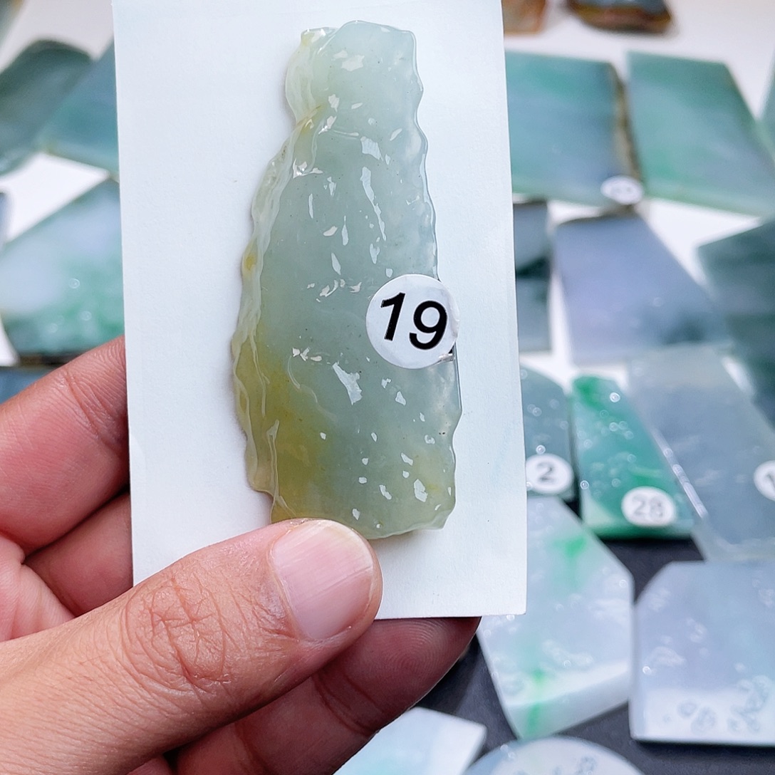 铎***定制翡翠未镶嵌翡翠挂件