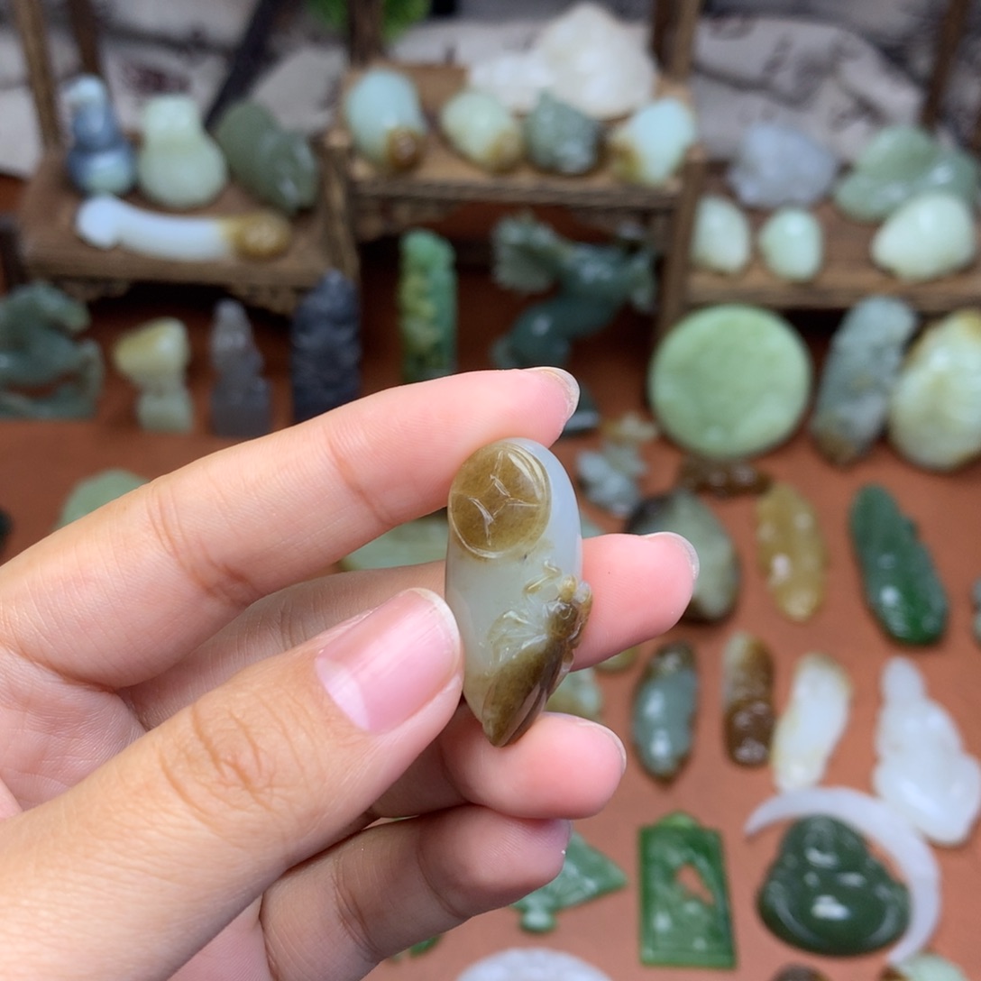 和田玉未镶嵌挂件