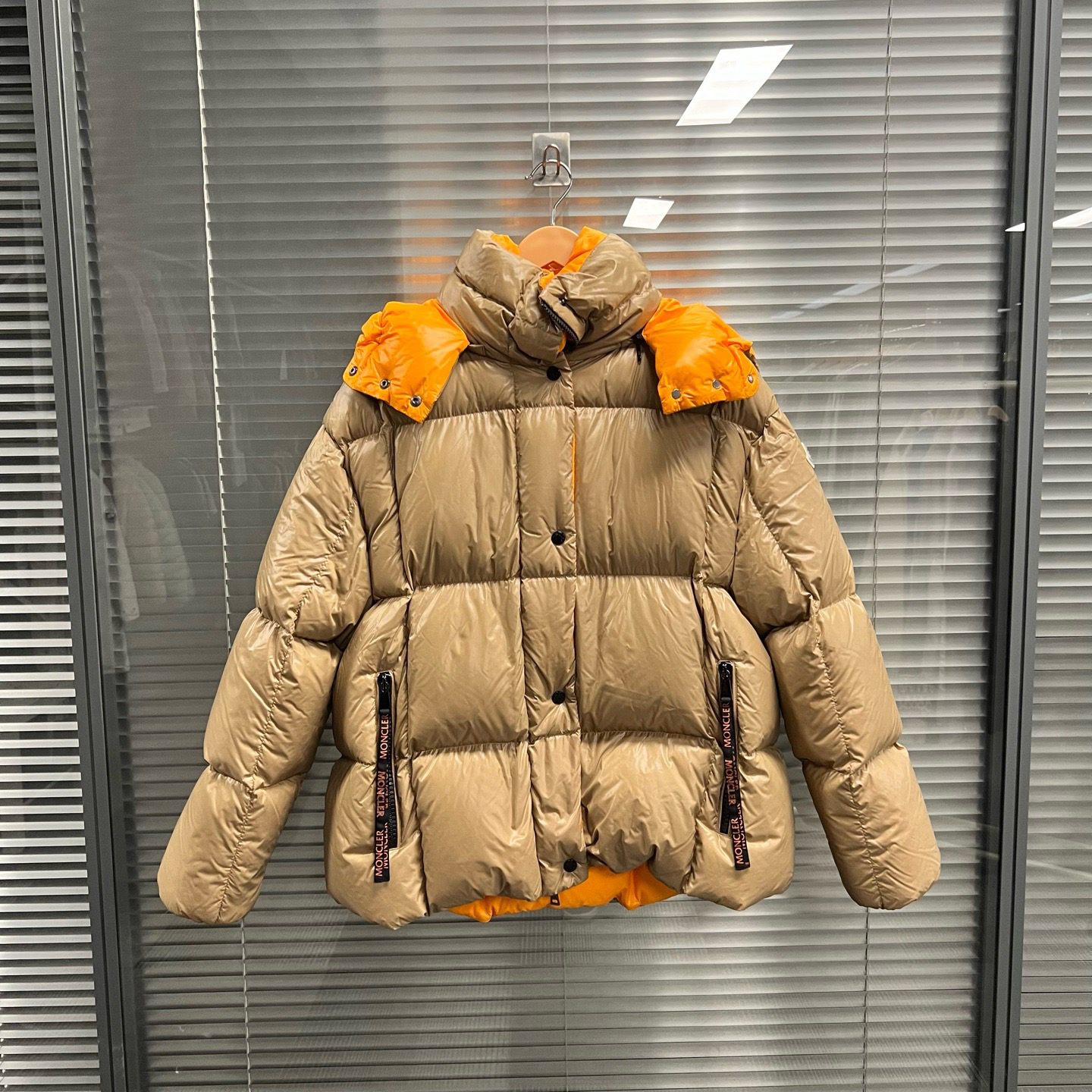 99新 MONCLER parana系列短款面包羽绒服 4码 99新 #10146