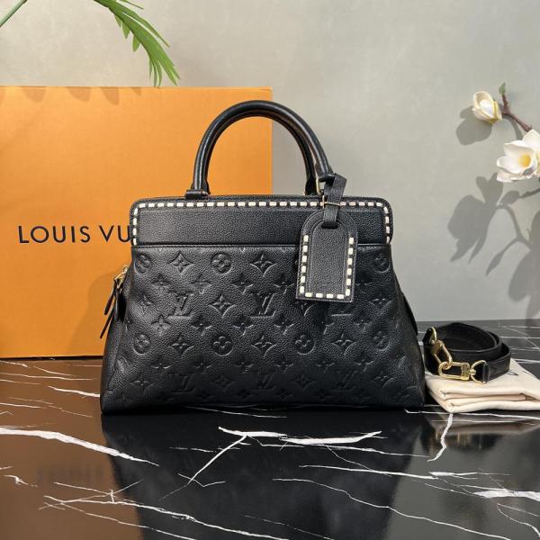 95新/路易威登/包包/市场价22000/250208CZ0023