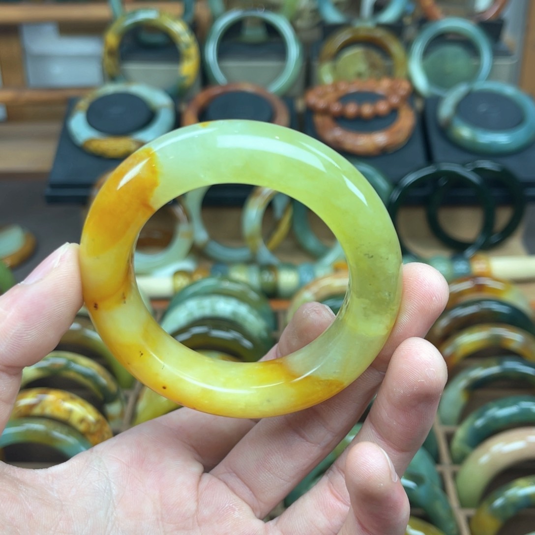 蛇纹石玉手镯未镶嵌A****⁵