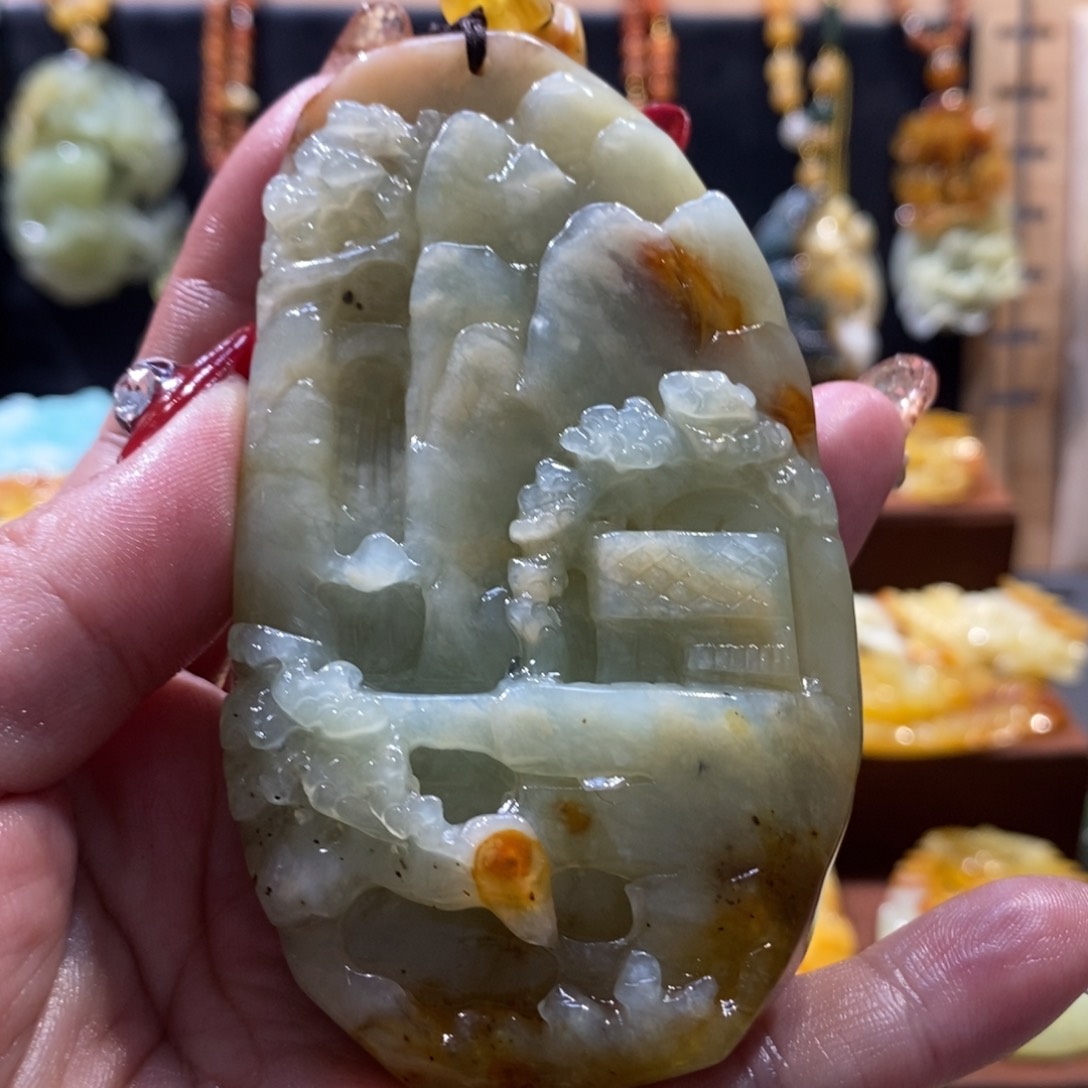 蛇纹石玉颈饰未镶嵌