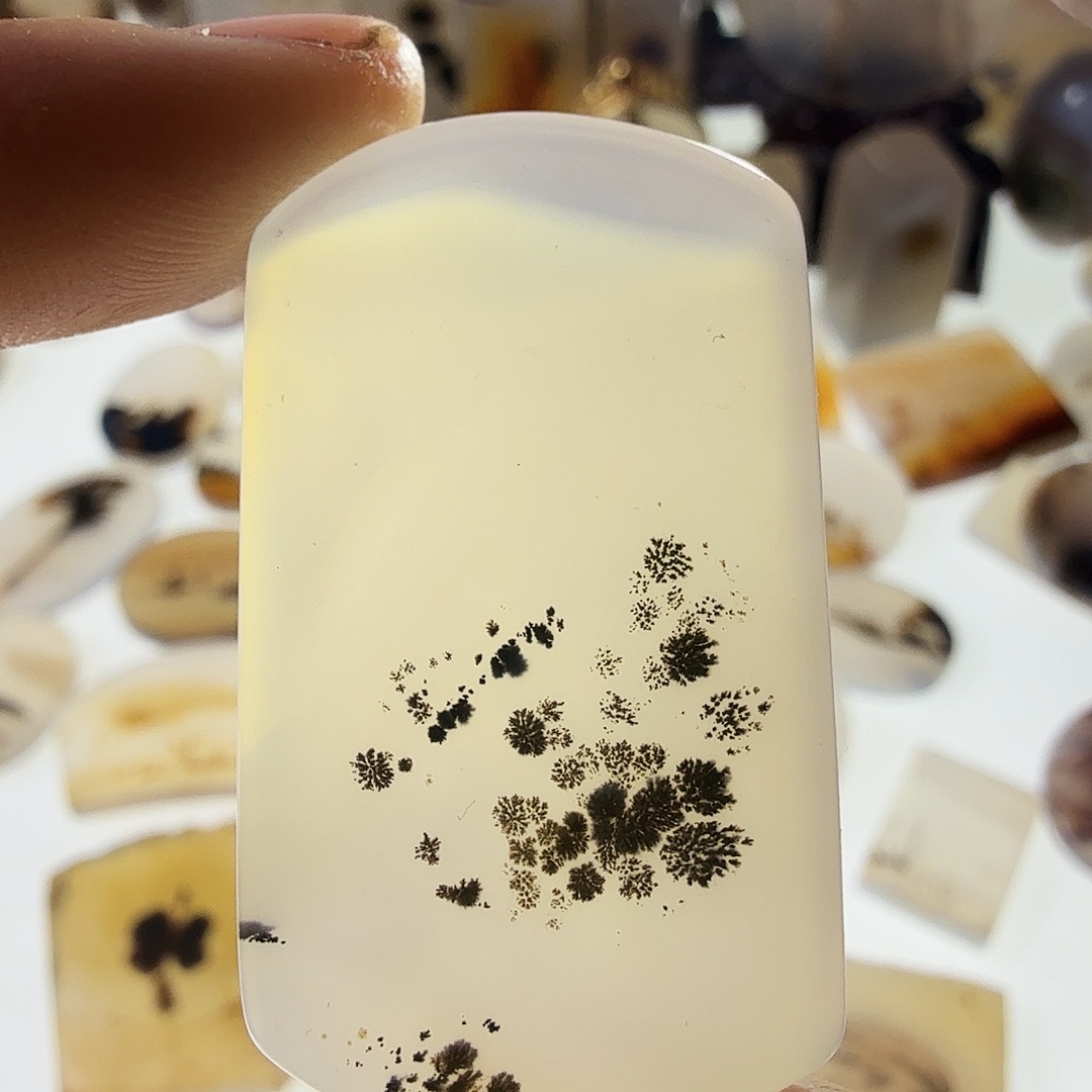 玛瑙/玉髓未镶嵌珠宝半成品