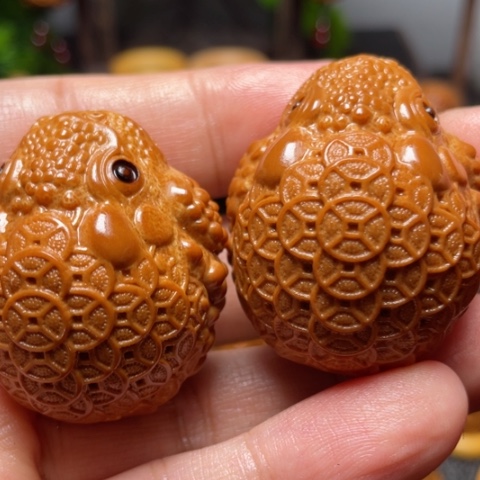 橄榄核手串/手链金币金蝉手球一对3.7左右