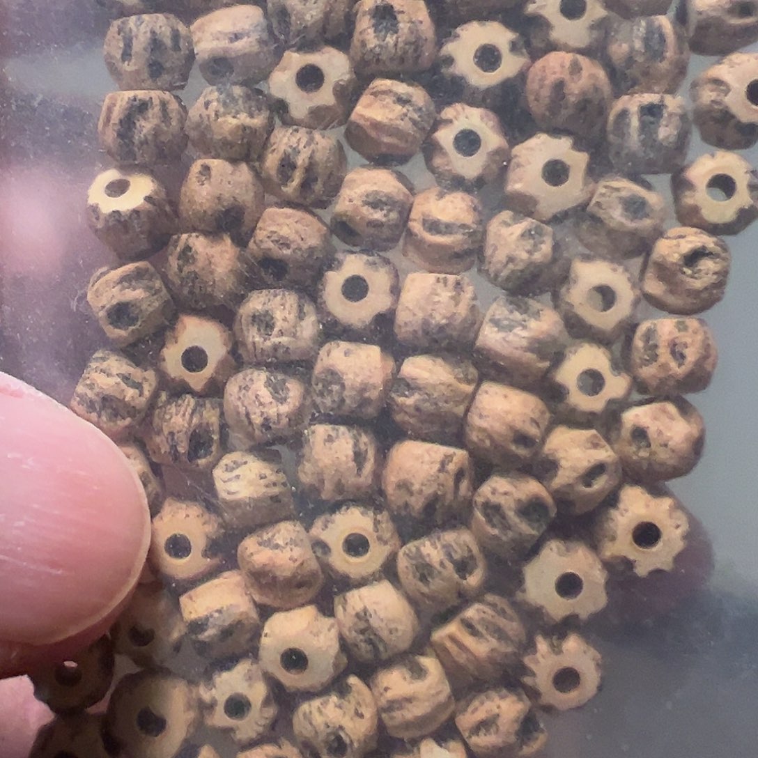 柏香籽/百香籽吊坠半*