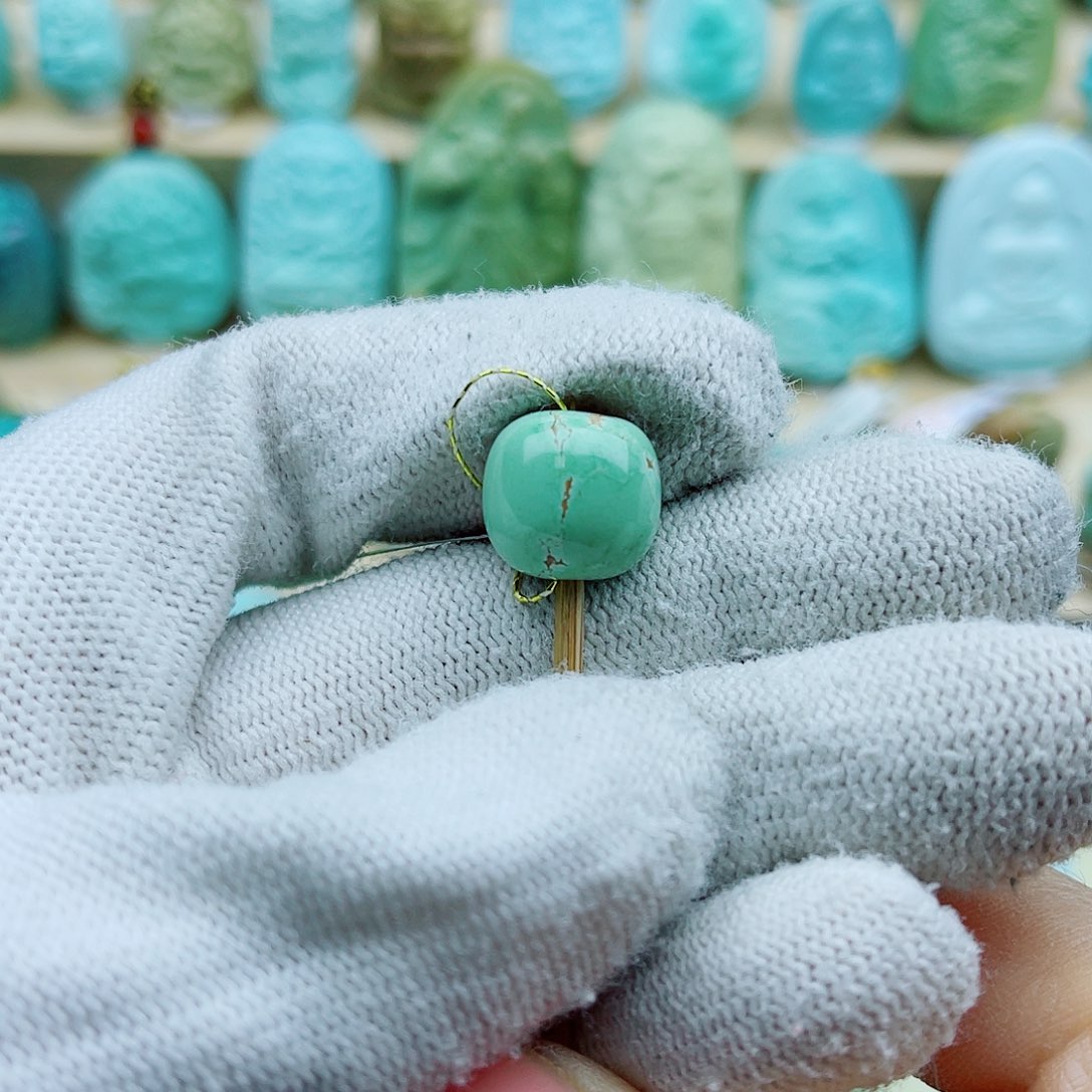 绿松石未镶嵌珠宝奇石